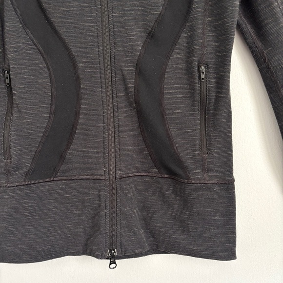 Lululemon Full Zip In Stride Jacket in Heathered Black with Thumbholes Women's 4 - Picture 4 of 9